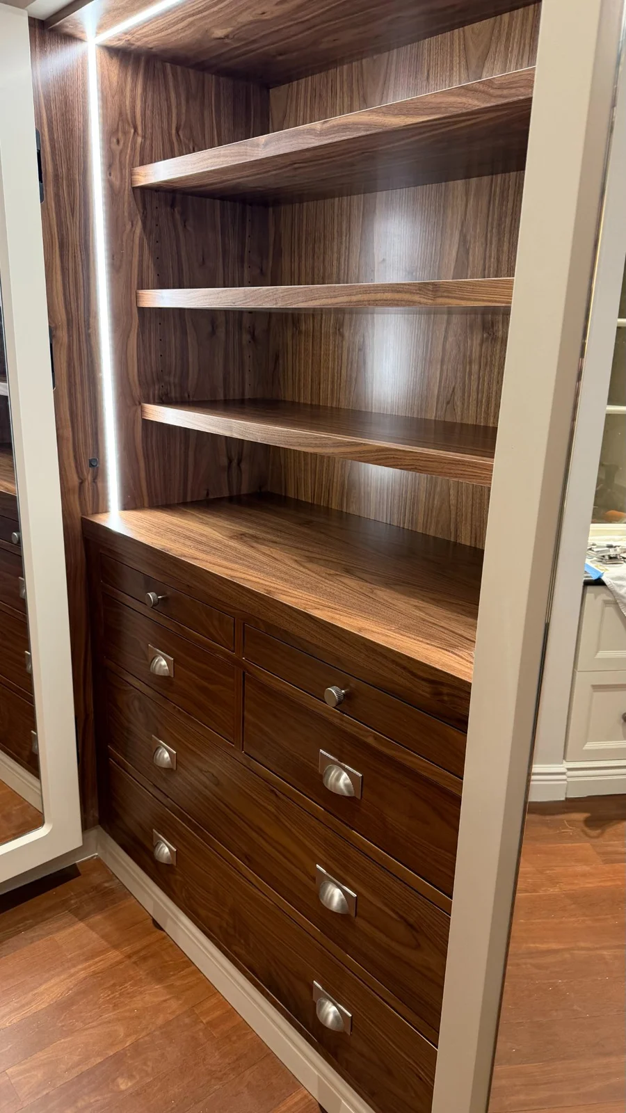 Closet System Materials: Melamine, Wood Veneer, or Painted MDF?
